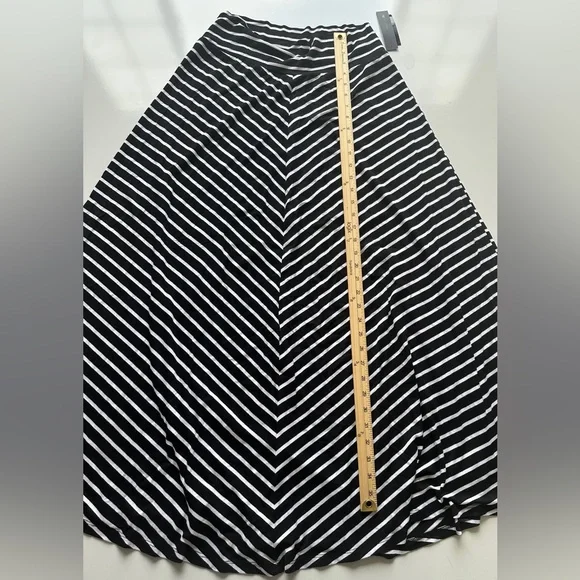 NWT AB Studio Black White Stripe Soft Stretch Flowy Maxi Skirt Women’s XL - Picture 7 of 8